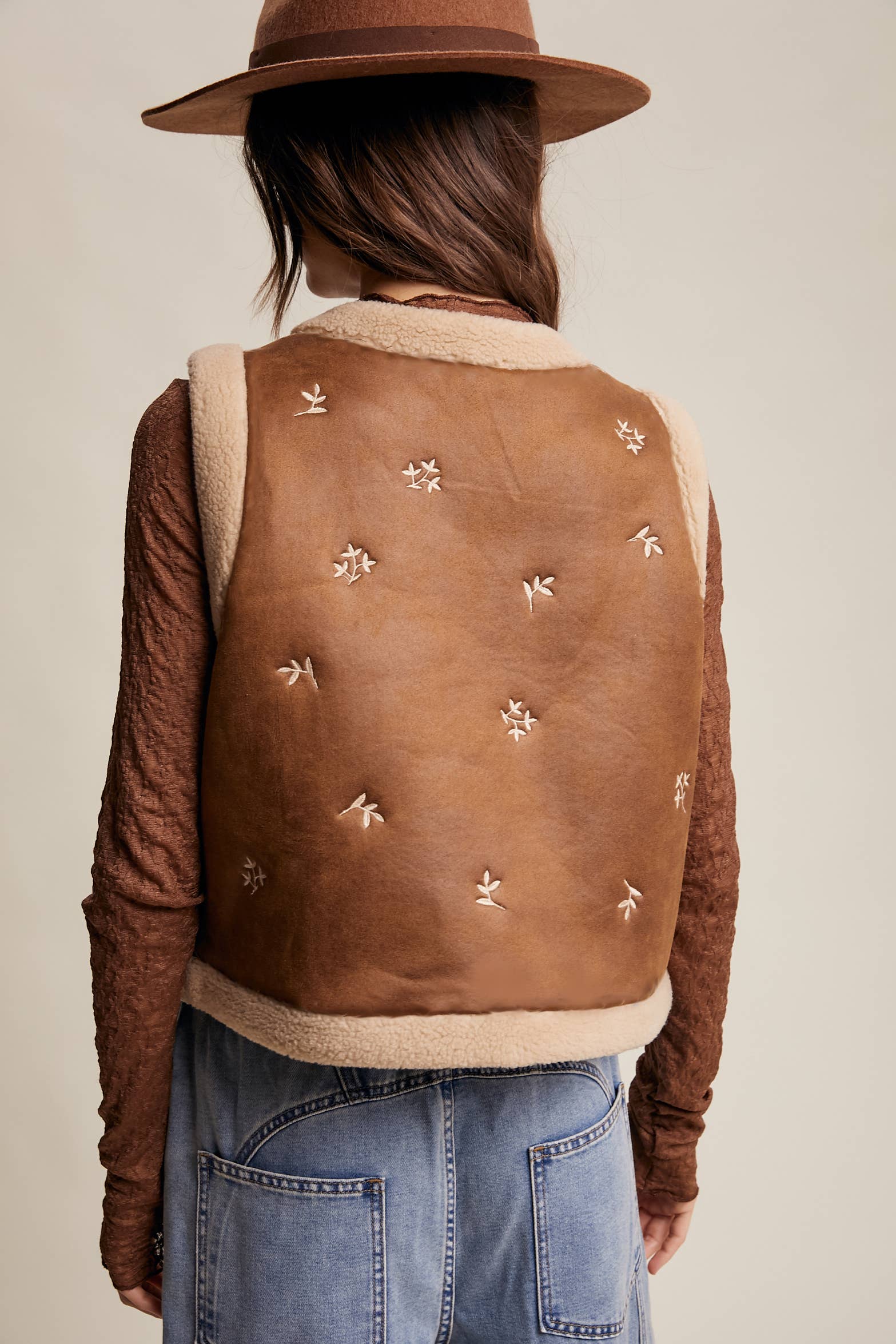 Listicle Winter Bloom Vest