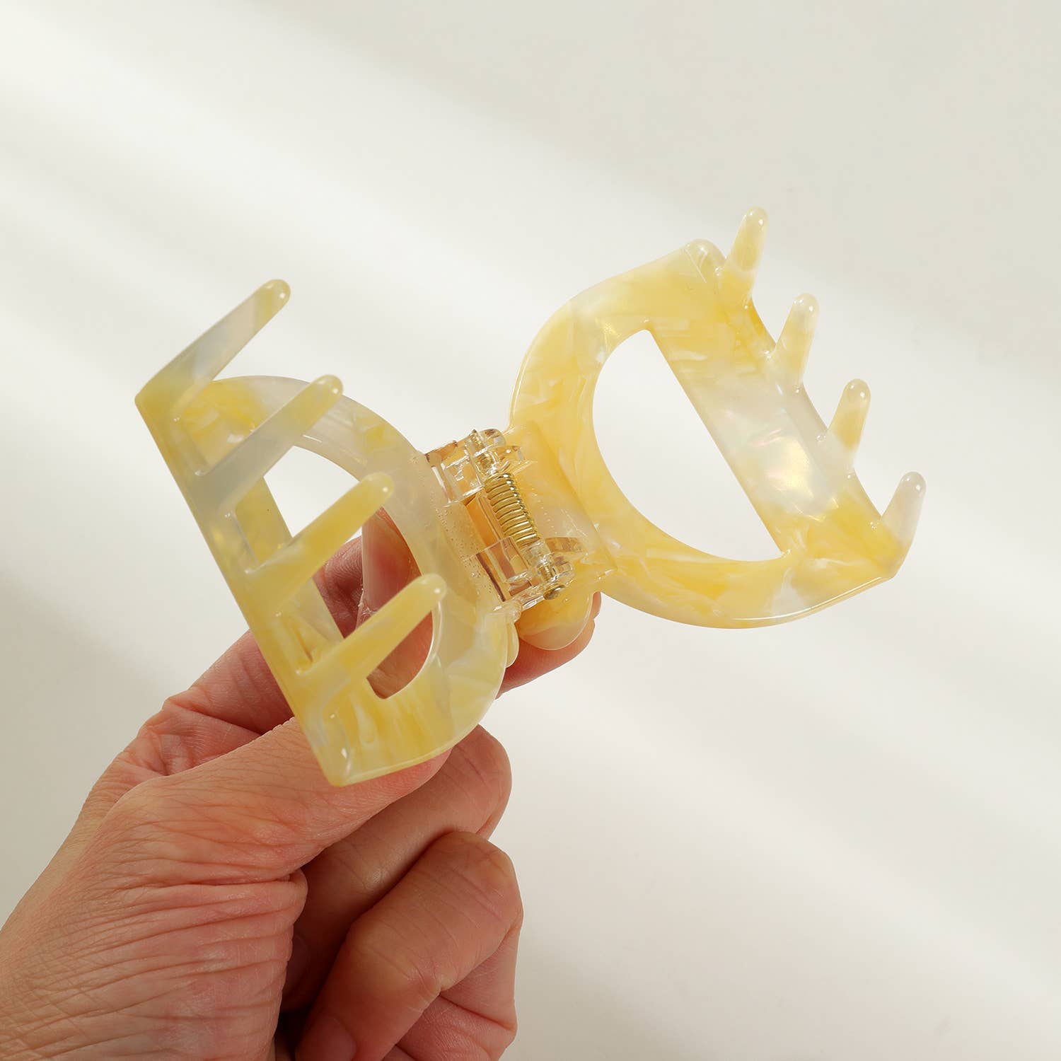 Adorro Limoncello Claw Clip Half Circle