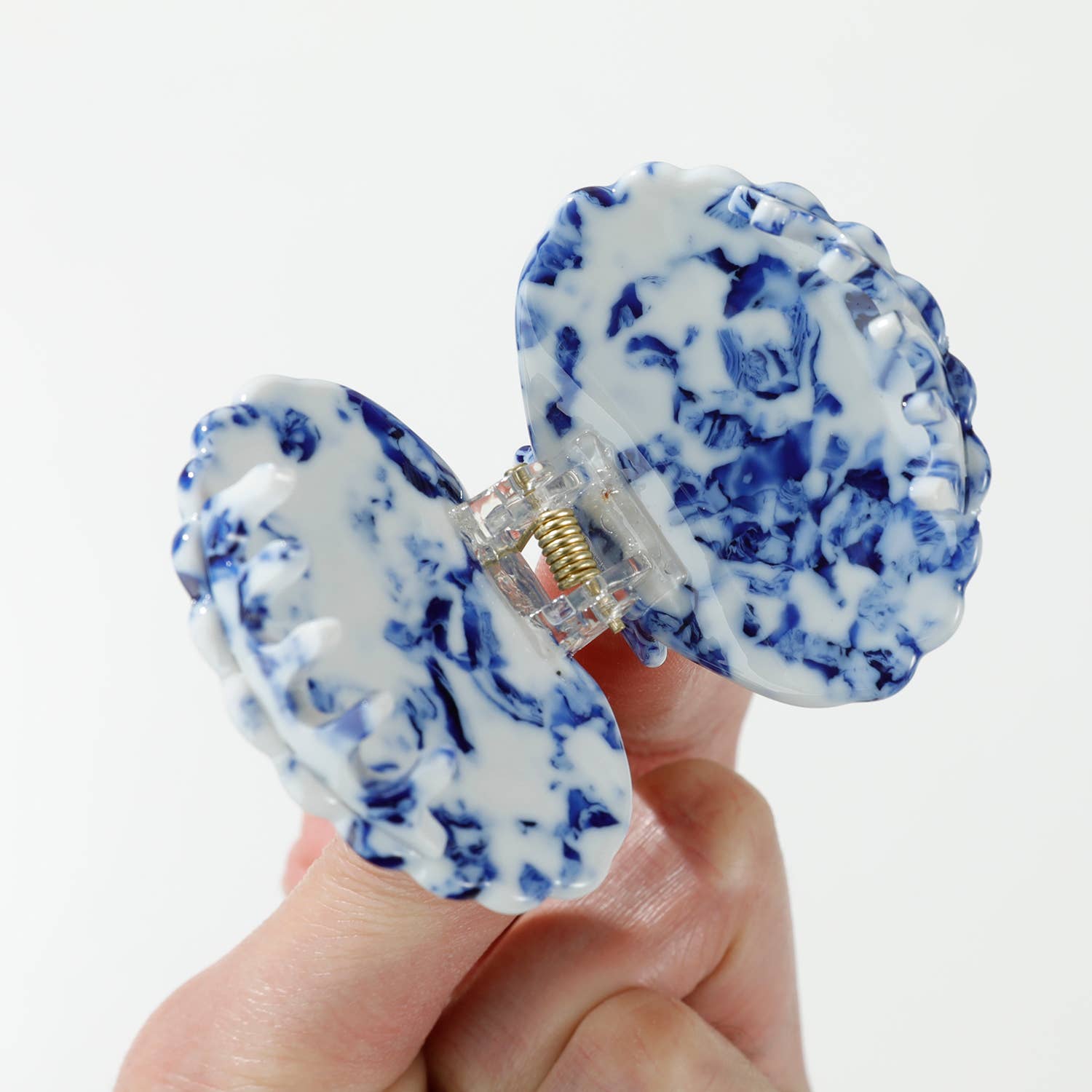 Adorro Coastal Blue Seashell | Gold Painted Seashell Claw Clip