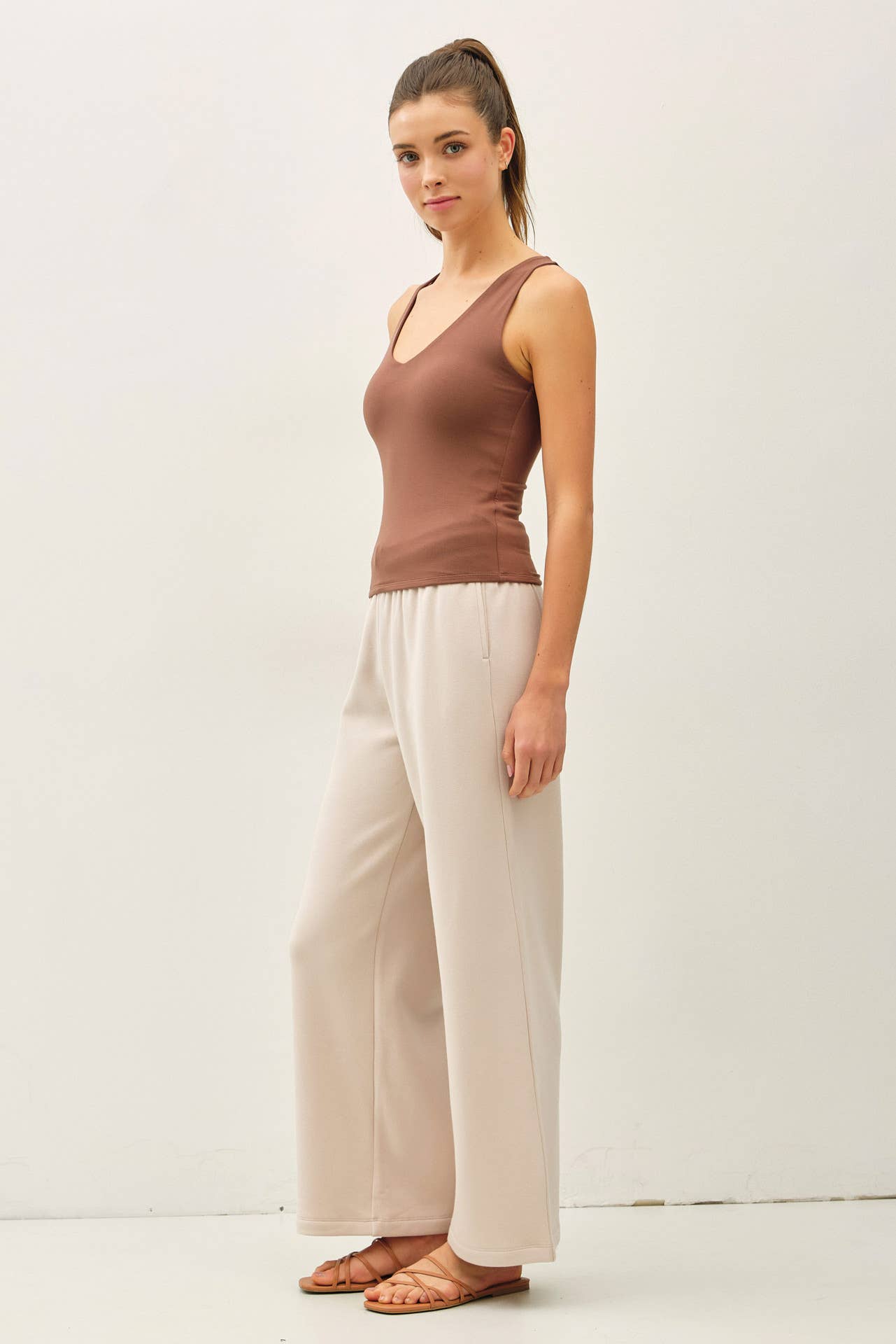 Be Cool BASIC THREADS FULL LENGTH V-NECK TANK