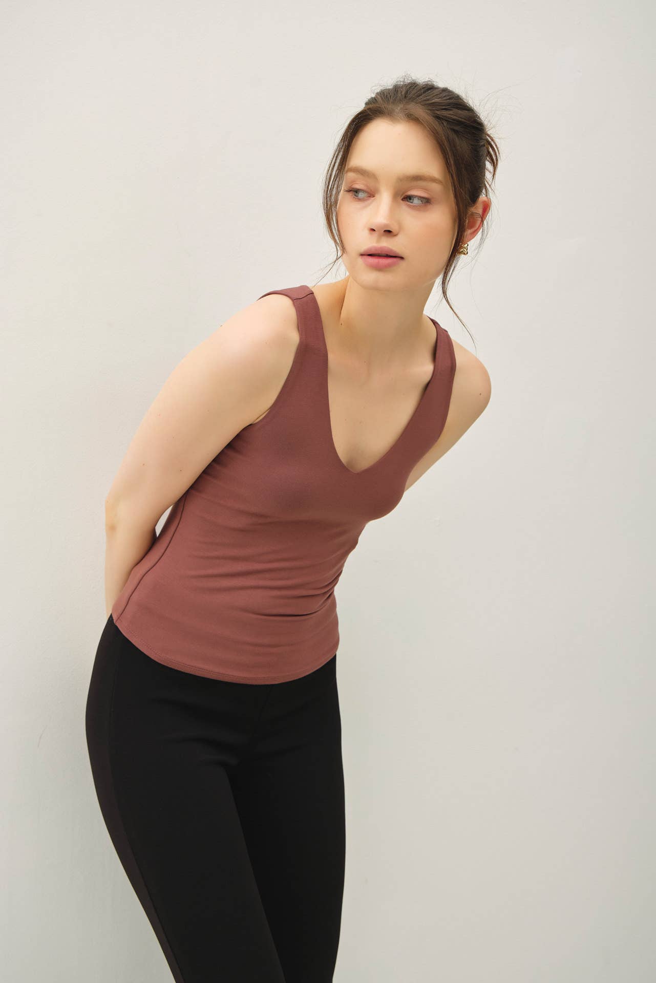 Be Cool BASIC THREADS FULL LENGTH V-NECK TANK
